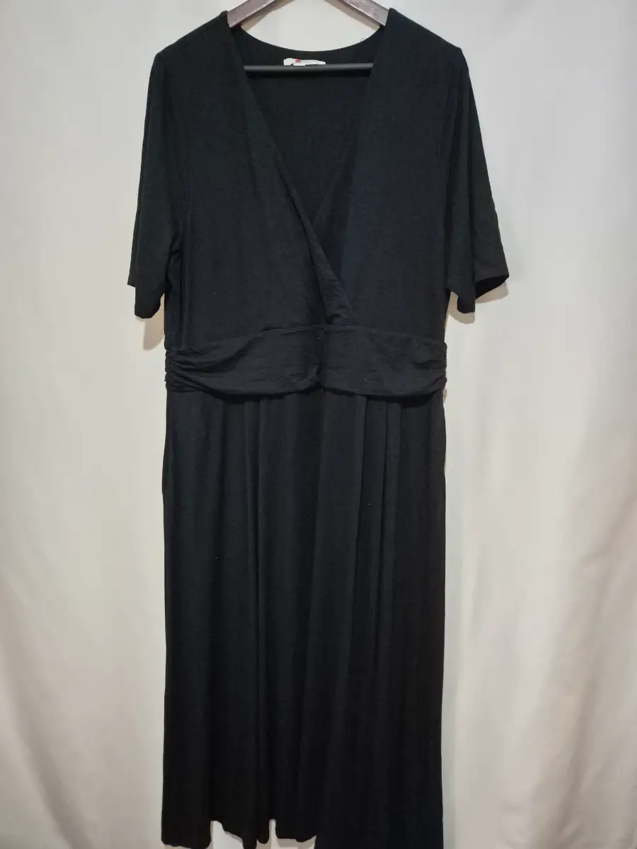 Women's Boden V-Neck Short Sleeve Dress size 22 Black Smart Casual High Quality Stretchy Fabric