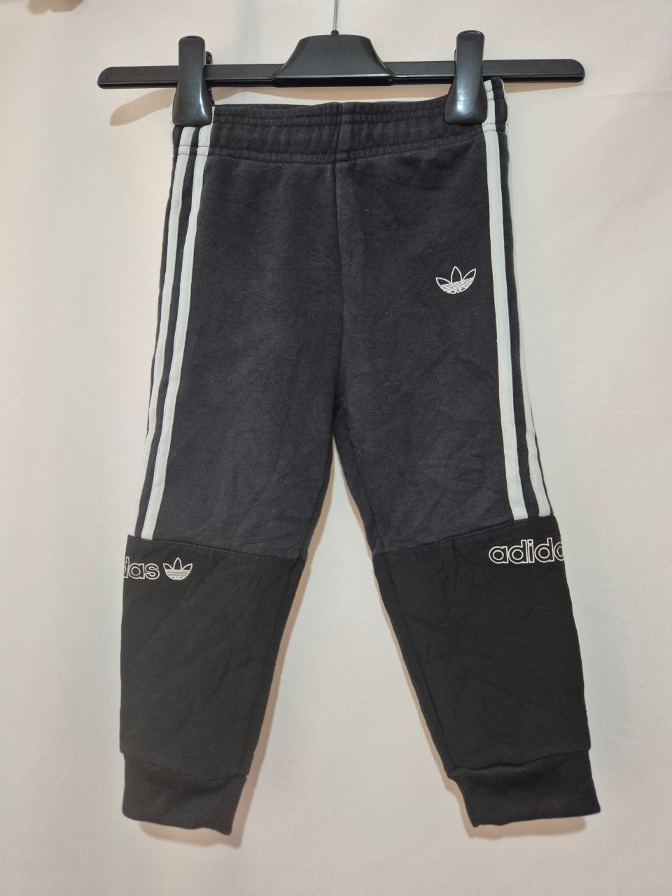 Boys Adidas Jogging Bottoms Trousers size 2-3 Years Black Elasticated Waist