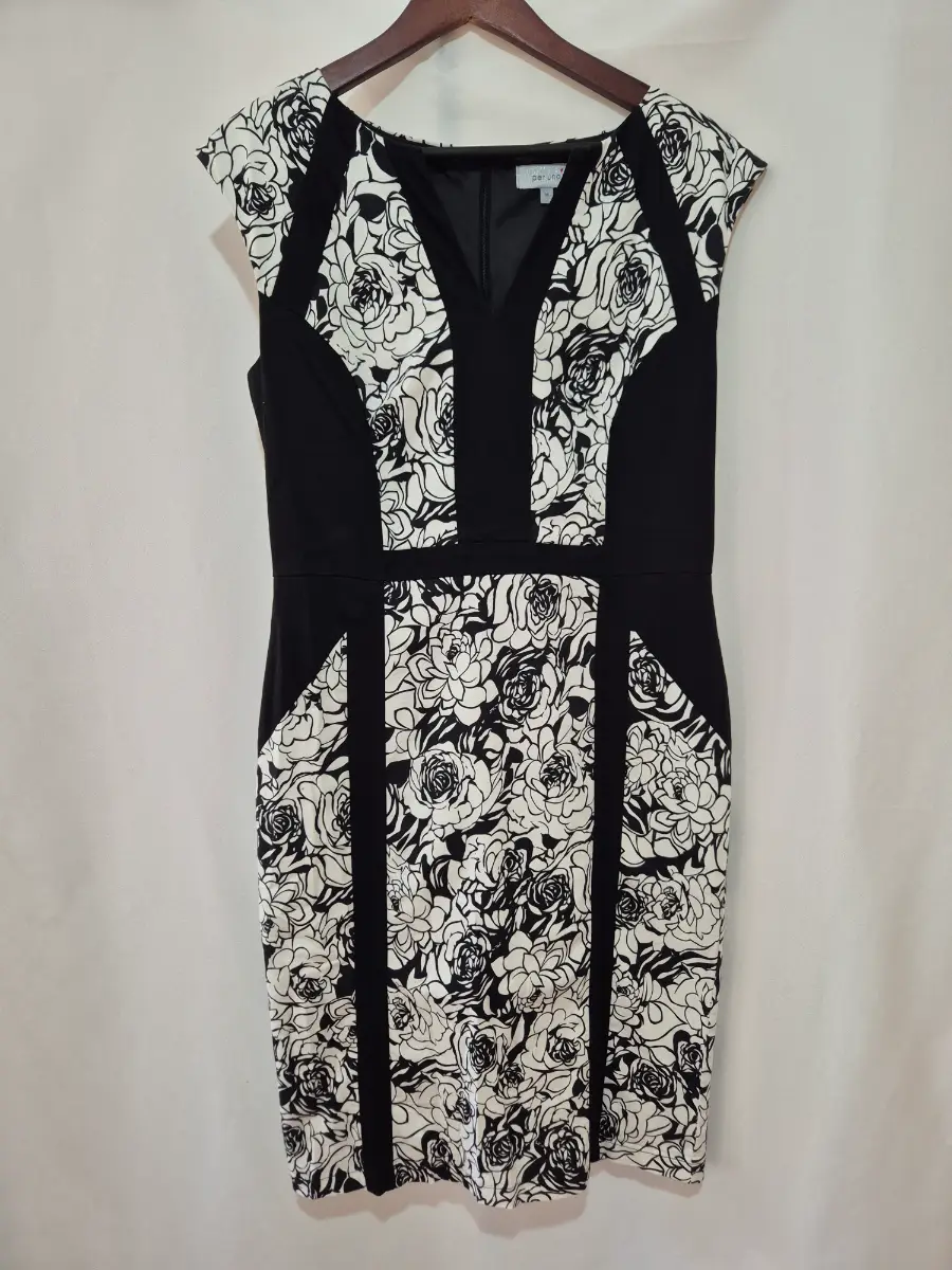 Per Una Marks Spencer Sleeveless Pencil Dress size 14 Black White Floral Wedding