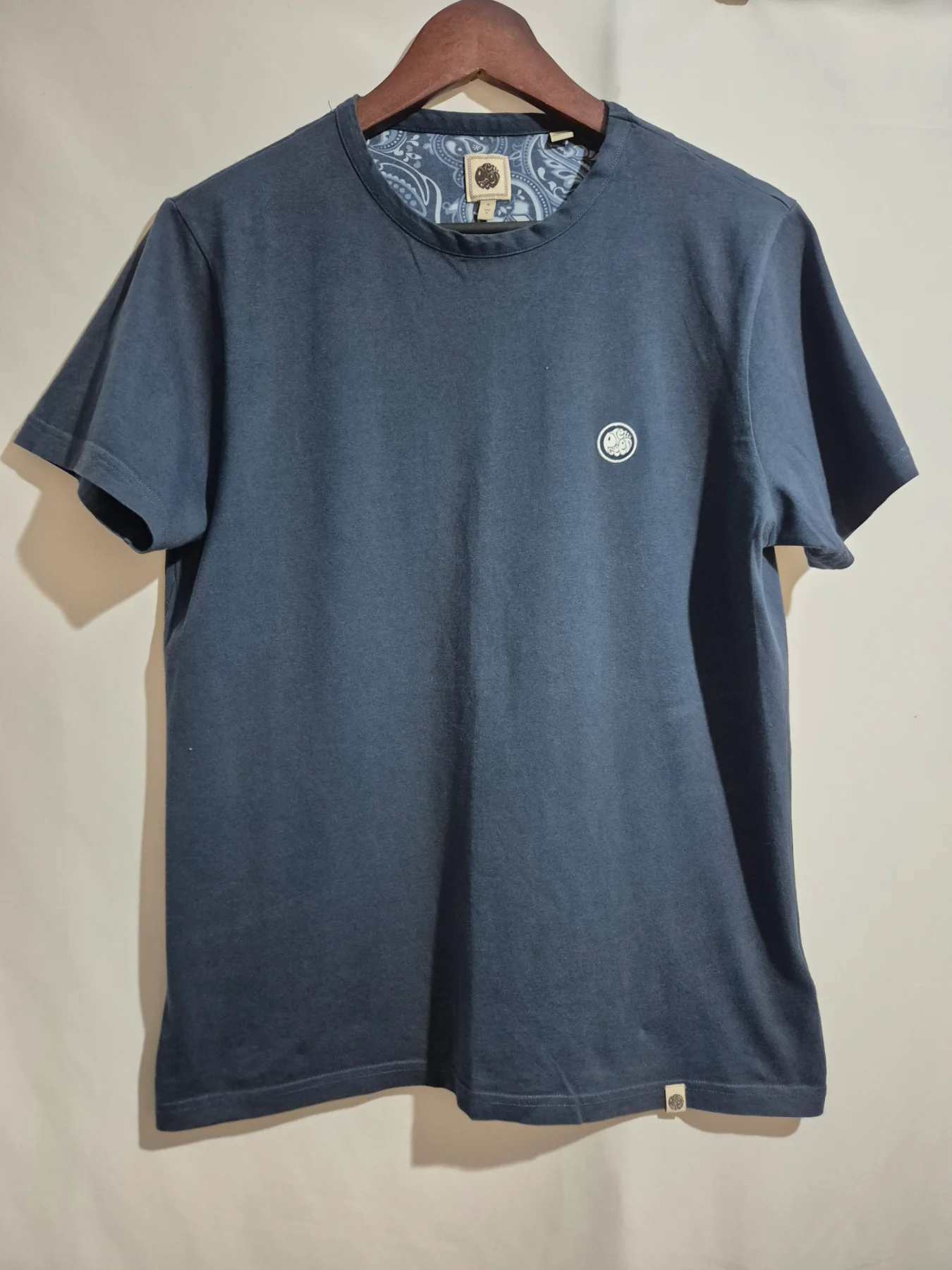 Pretty Green Navy Blue T Shirt Mens Size M 38 Paisley Inner Collar Badge Logo Tee