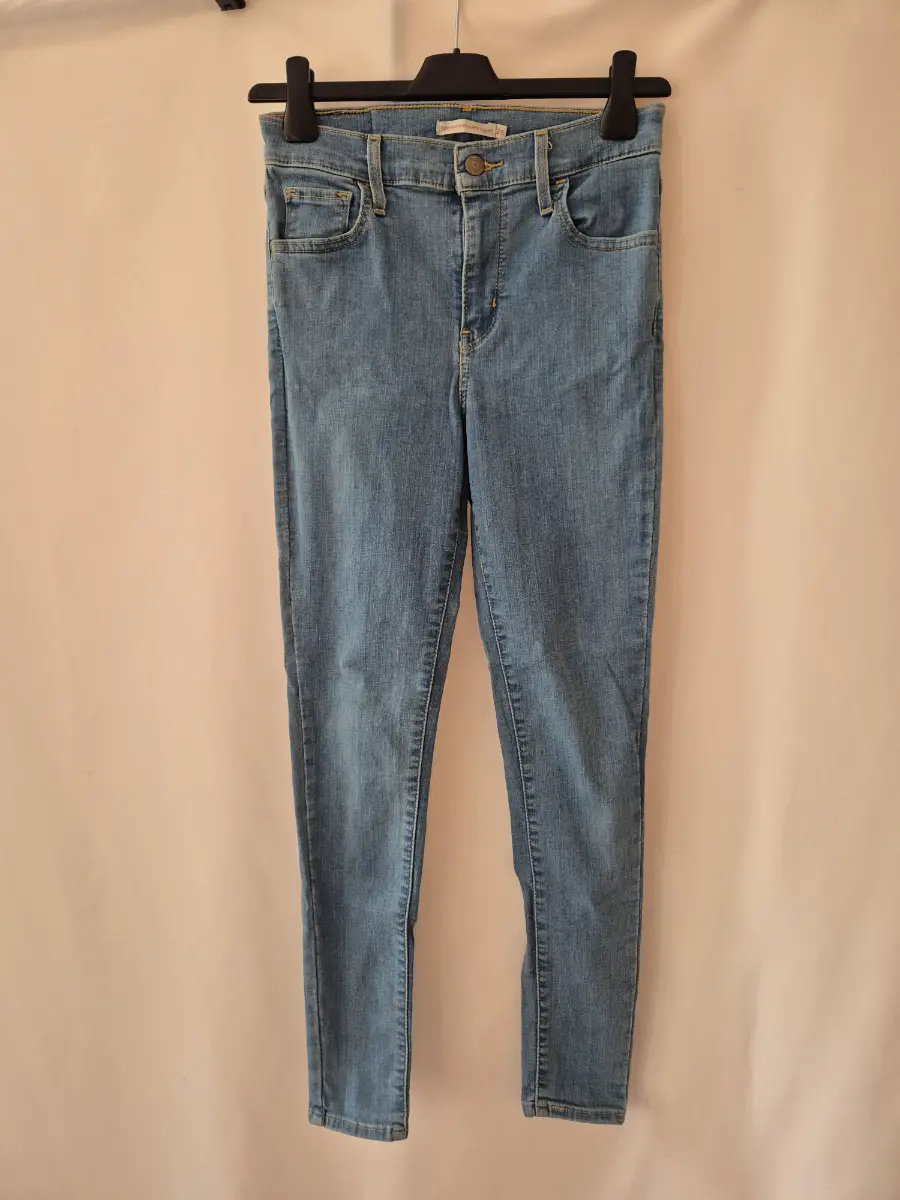 Levi's 720 High Rise Super Skinny Jeans size 6 (26 x 28) Blue Straight Leg