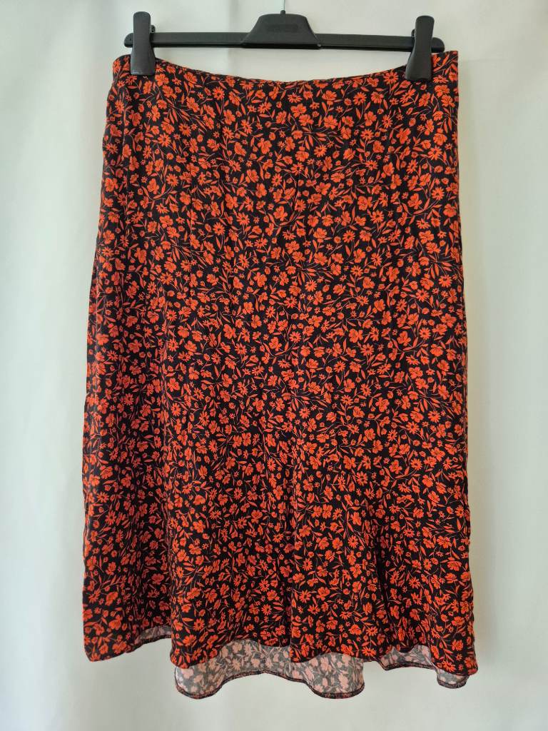 Nobody's Child Midi Skirt Size 10-12 (31 x 27) Black Red Floral Spring Summer
