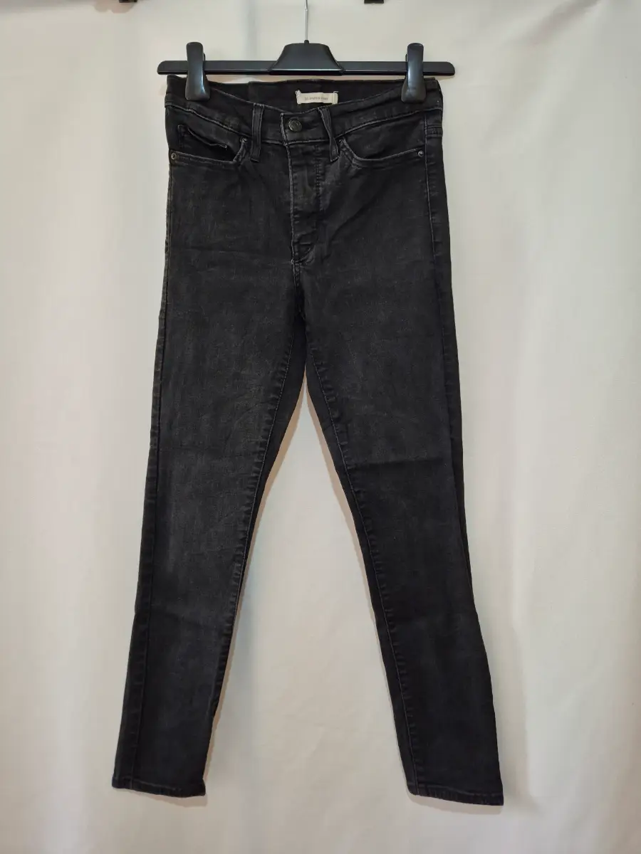 Women's Levi's 311 Shaping Skinny Jeans size 6 (27 x 27) Black Straight