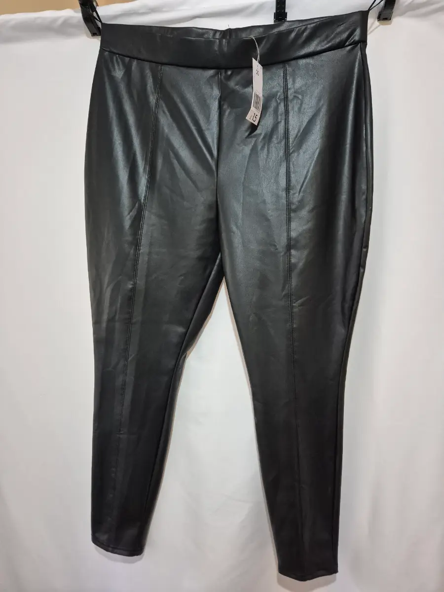 Women's Papaya Faux Leather Trousers size 20 (40 x 27) Black Pull on
