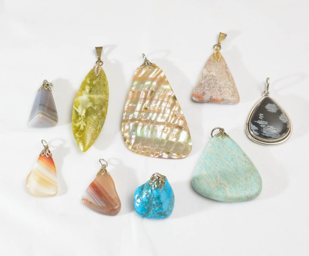 Group/Job Lot Vintage Gemstone Pendants Including Turquoise, Agate, Mother of Pearl etc