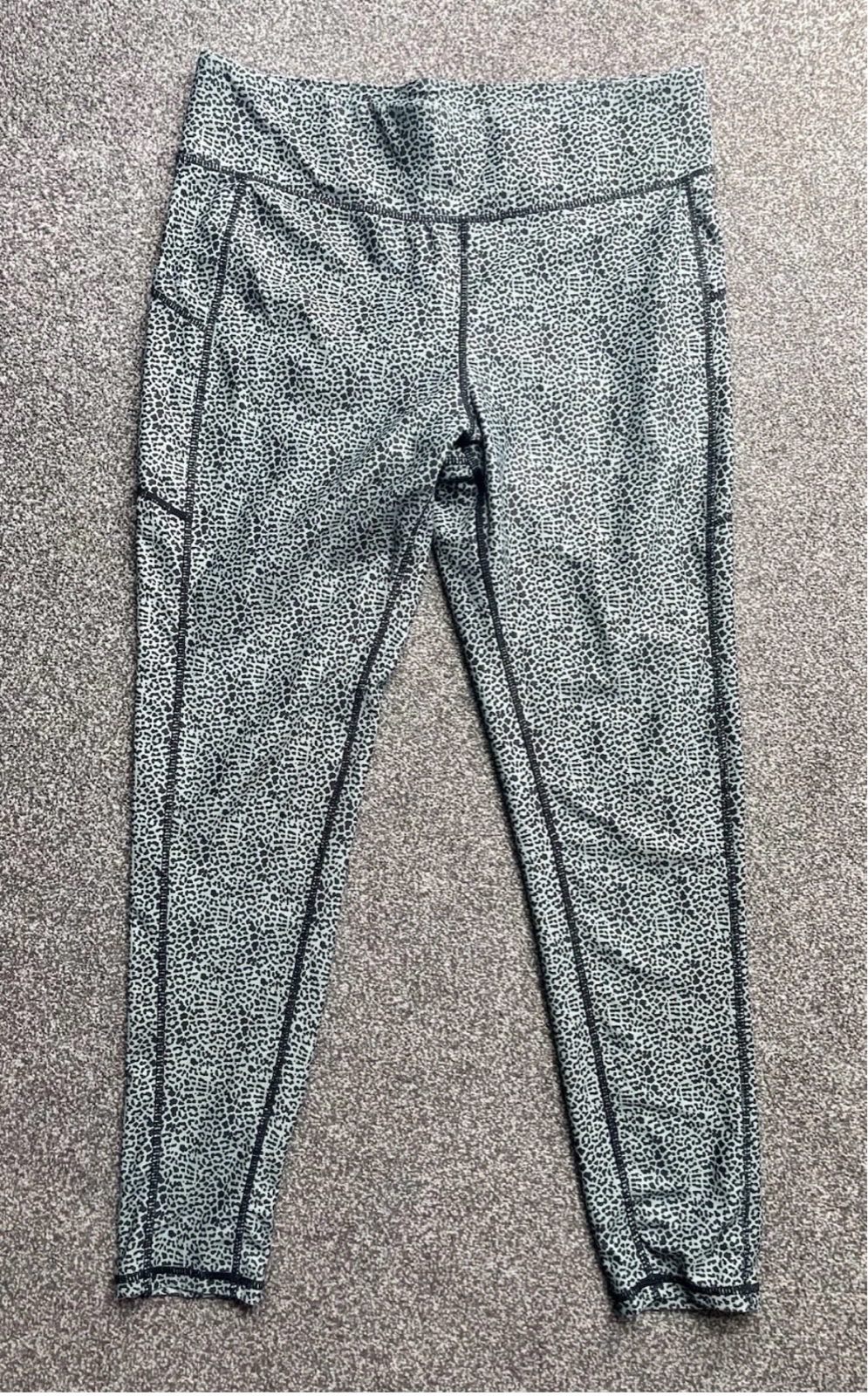Souluxe, leopard print gym leggings, size 16