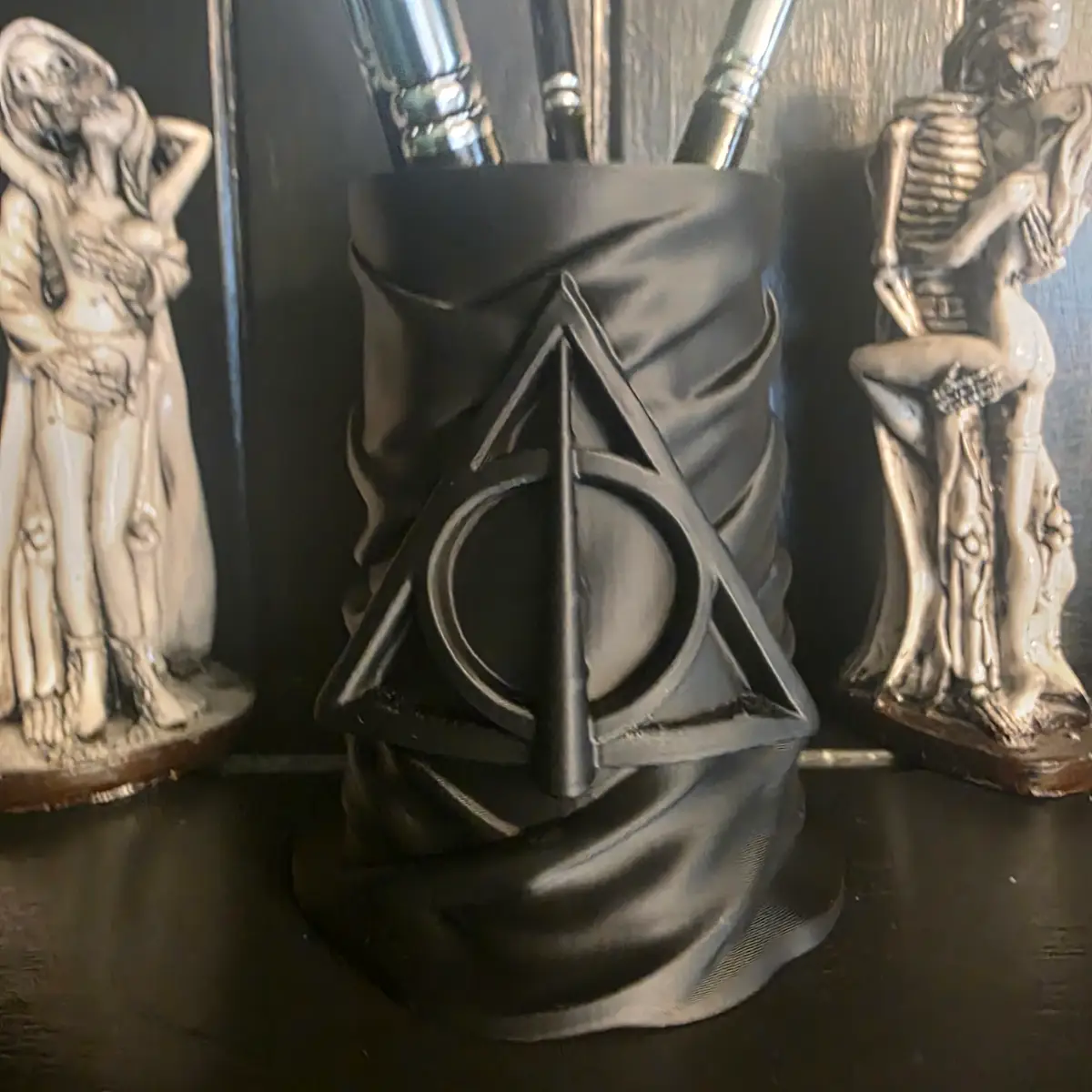 Harry potter Deathly Hallows Brush pot