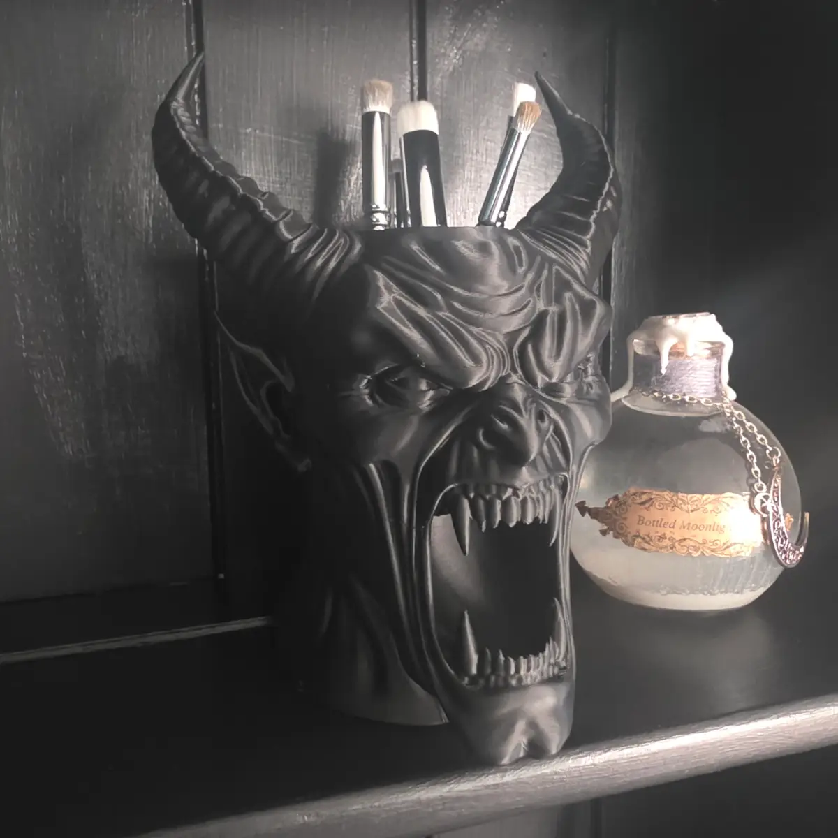Devil head makeup brush pot