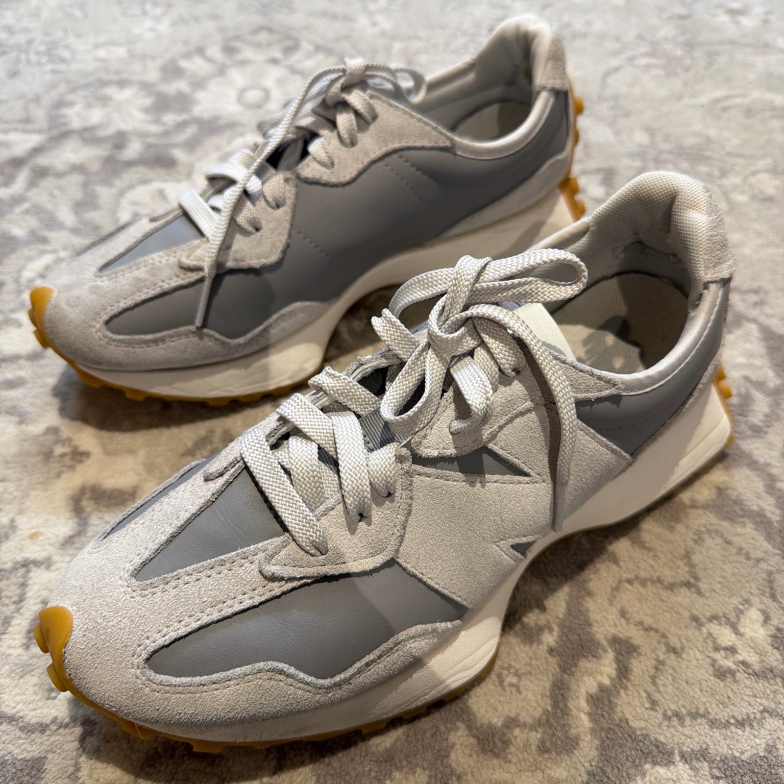 New Balance 327 women’s trainers