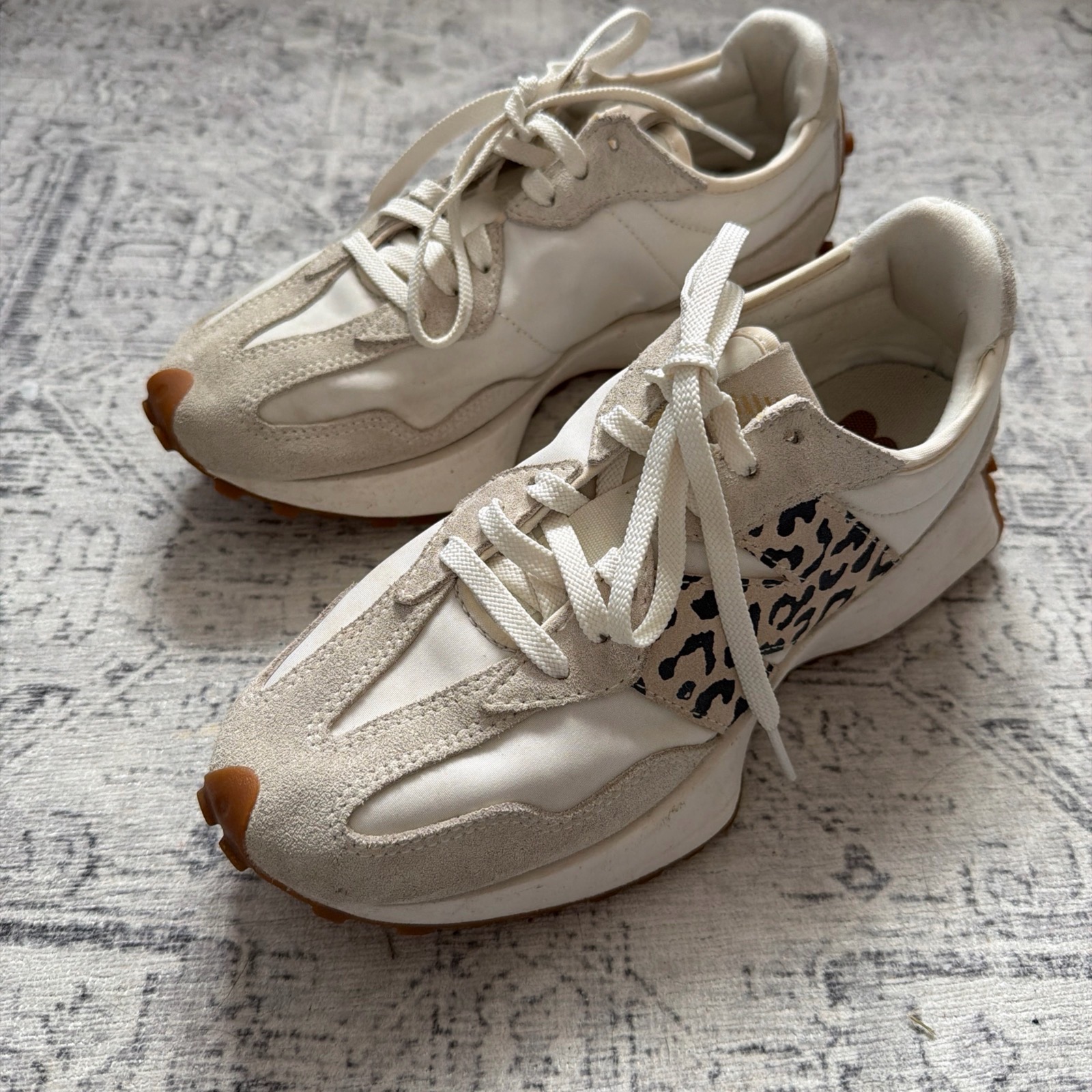 New Balance 327 women’s trainers