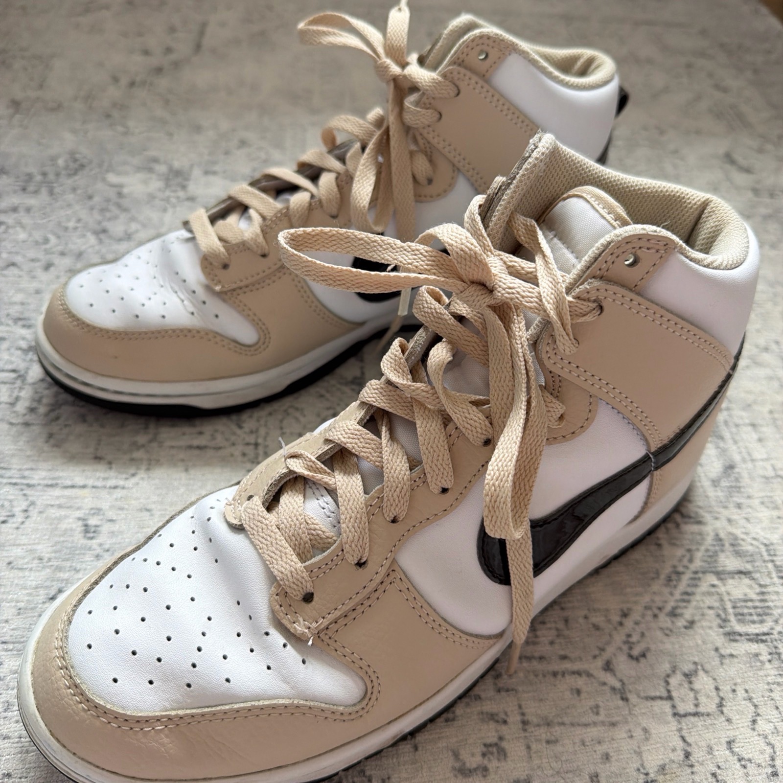 Nike Dunk High women’s trainers