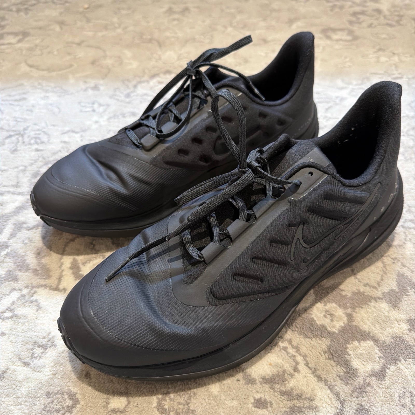Nikr Air Winflo 9 Shield men’s trainers