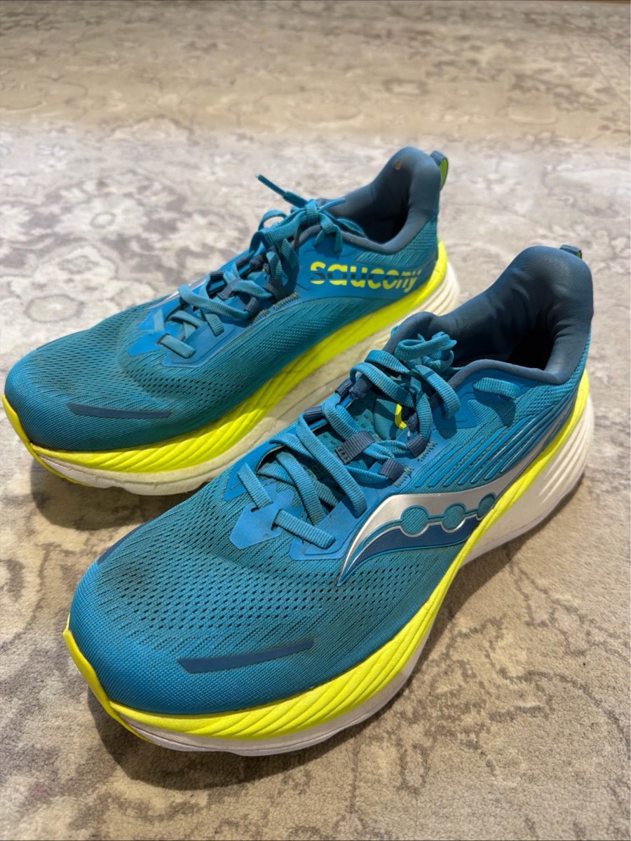 Saucony Hurricane 24 men’s trainers