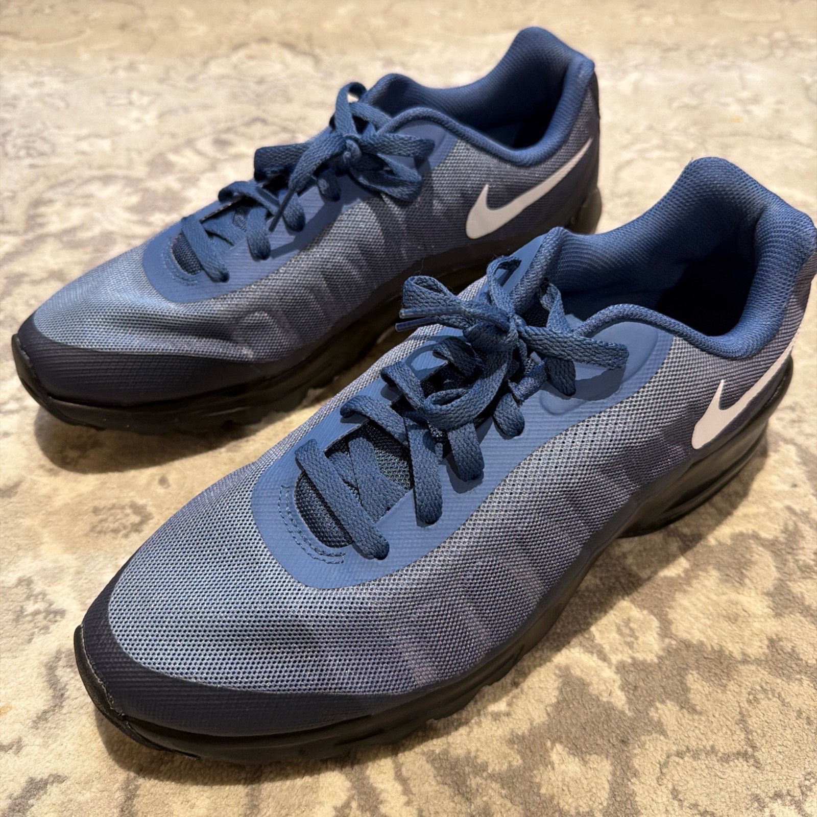 Nike Air Max Invigor men’s trainers