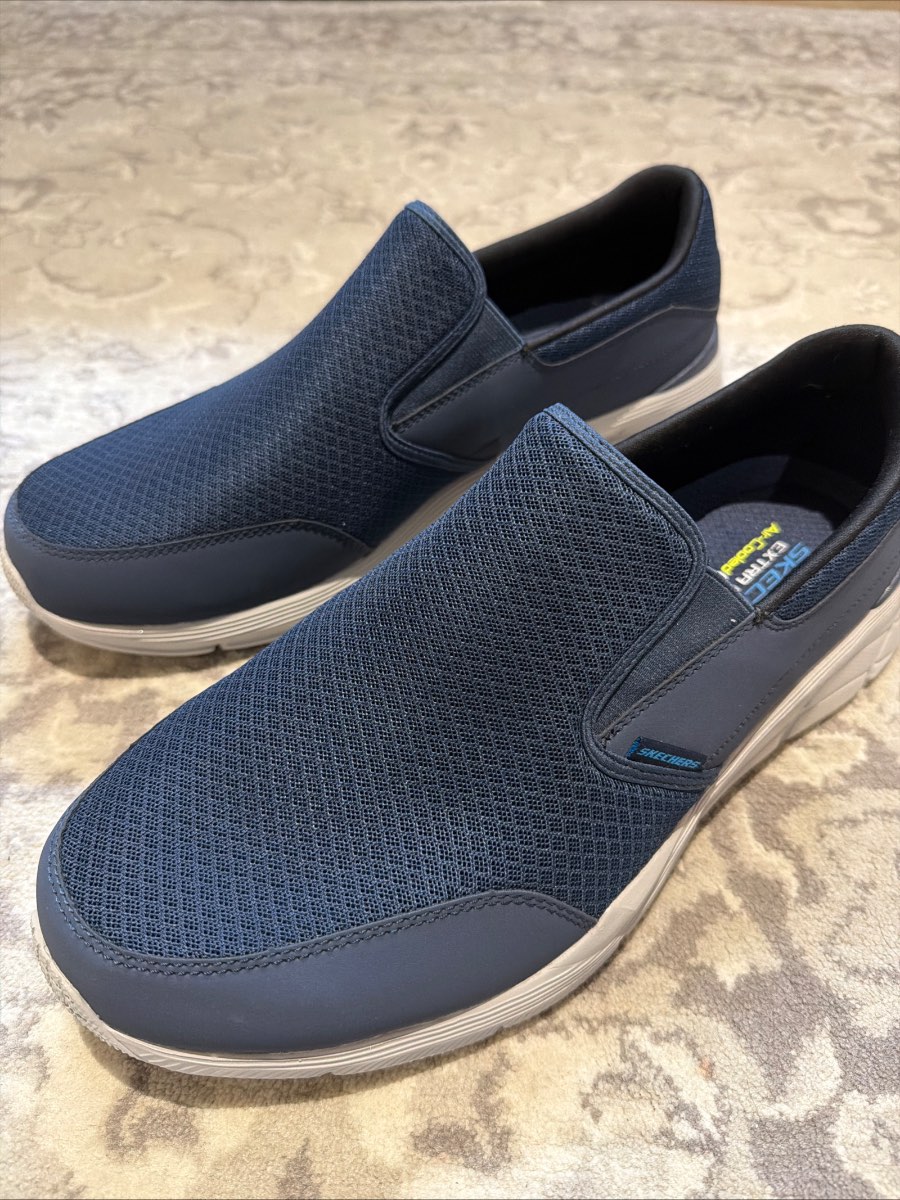 Skechers slip-on extra wide fit men’s trainers