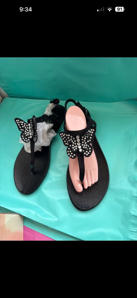 Woman’s sandles
