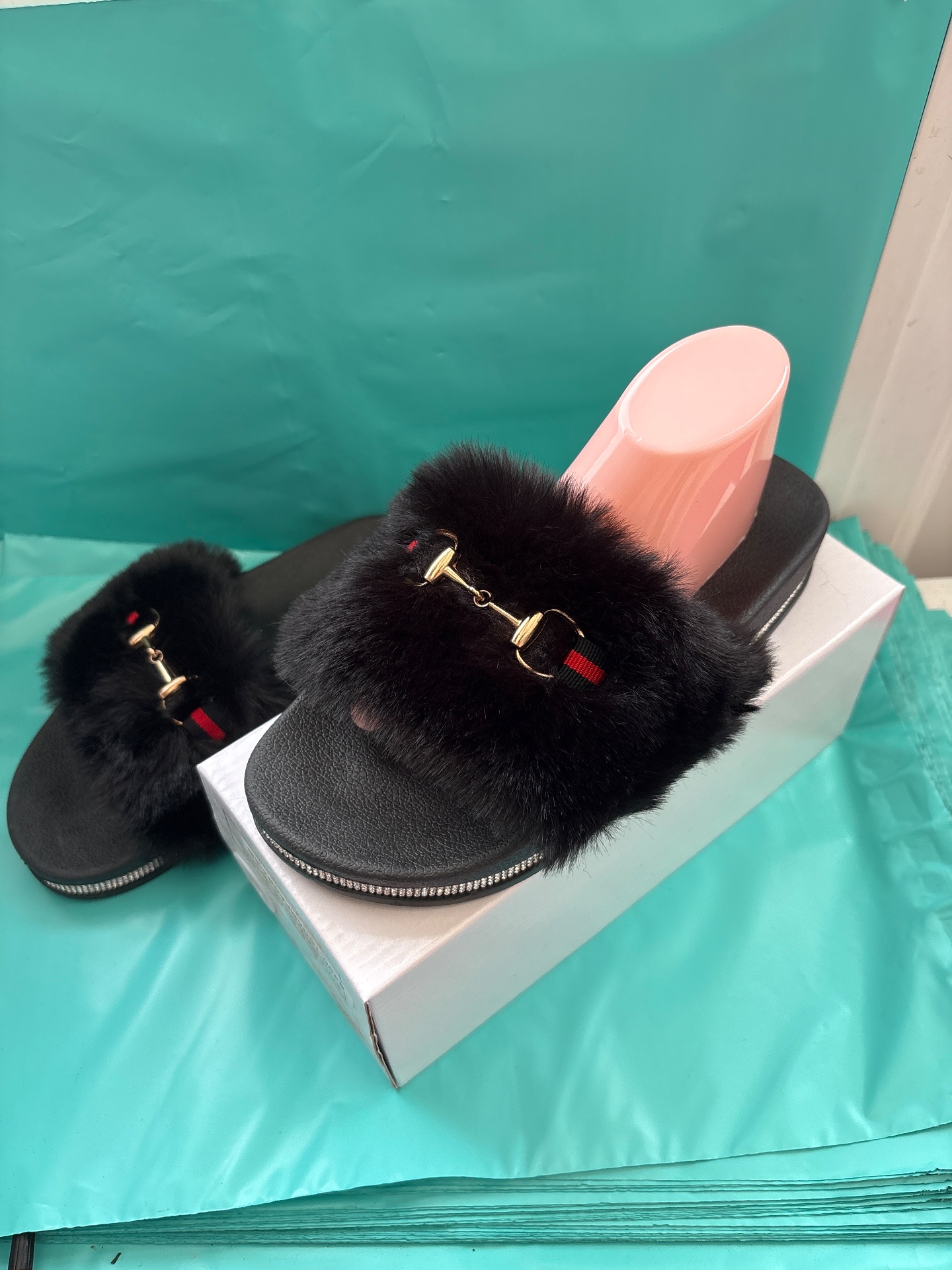 Ladies fluffy sliders