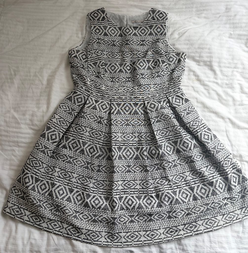 Ladies Marks And Spencer Dress Size 18 Fit and Flare Pleated Excellent Condition