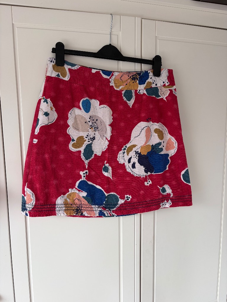 WHITE STUFF Size 14 Knee Length Cotton Lined Red Multi coloured Floral SKIRT