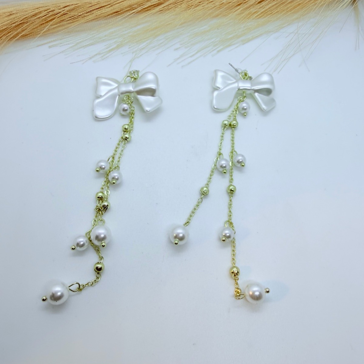 Elegant White Bow Pearl Drop Earrings Gold Chain Dangle Women’s Jewellery
