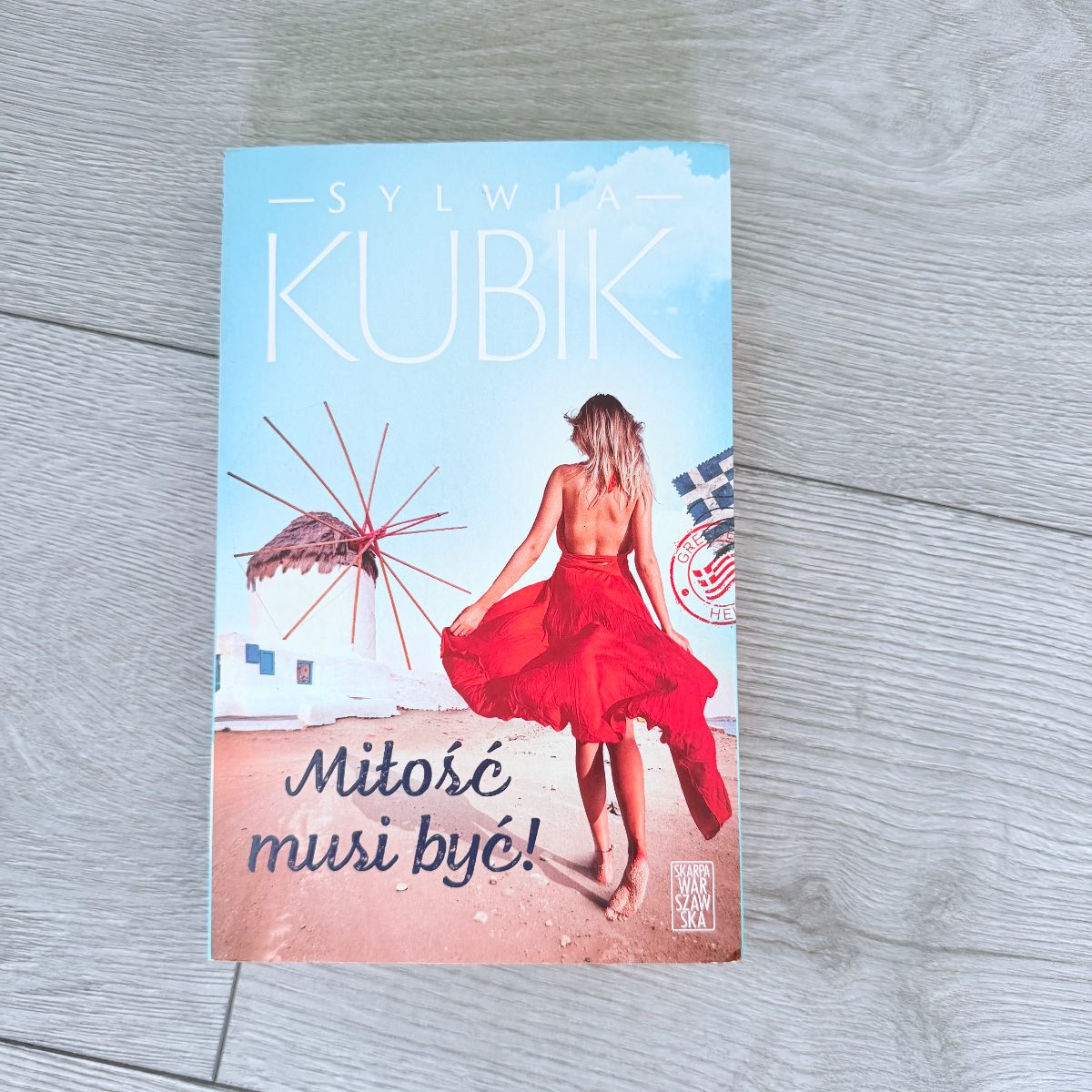 Polish book “Miłość musi być.”