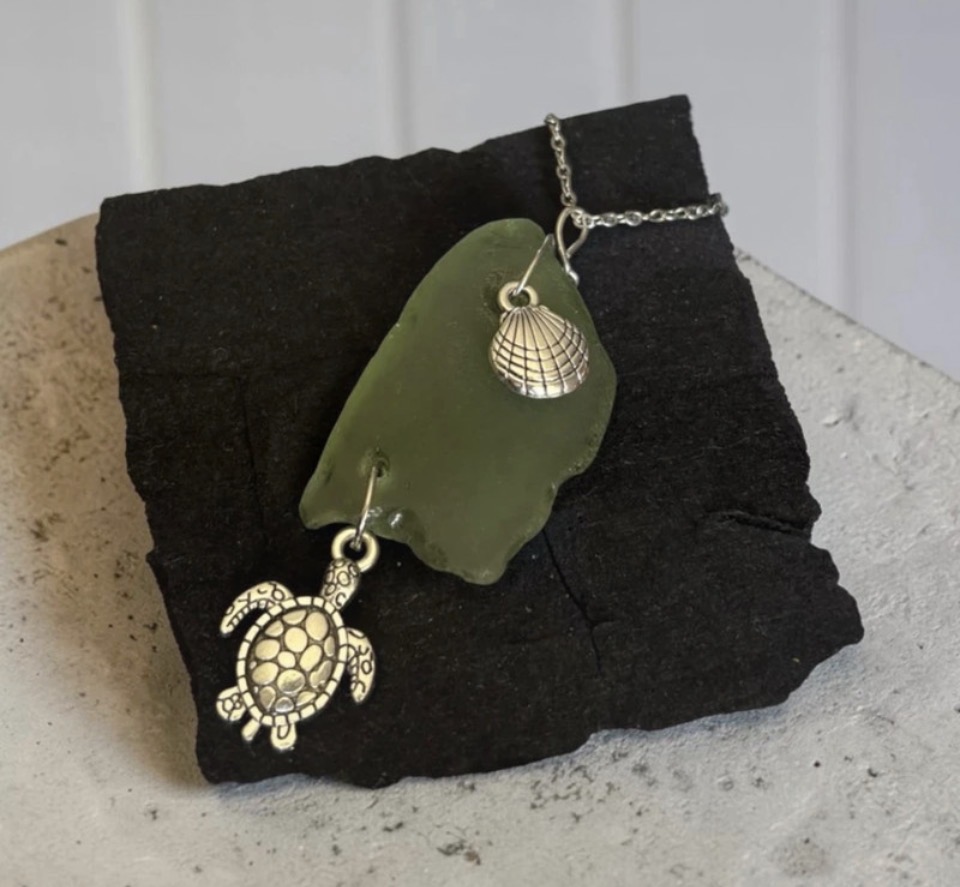 925 Sterling silver chain necklace green sea glass pendant turtle shell charms