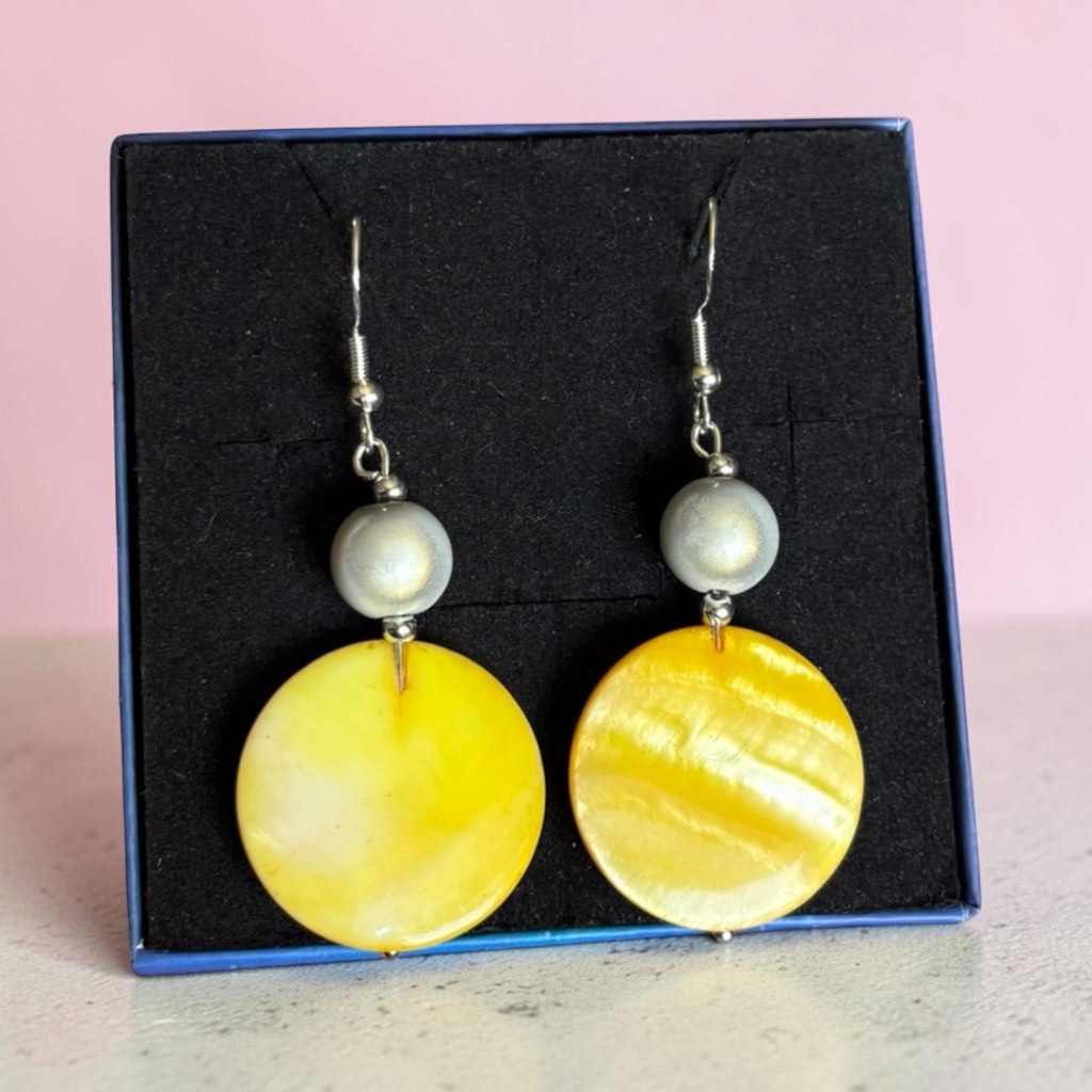 Handmade 925 sterling silver hook earrings yellow mother of pearl disc reflective bead pendants