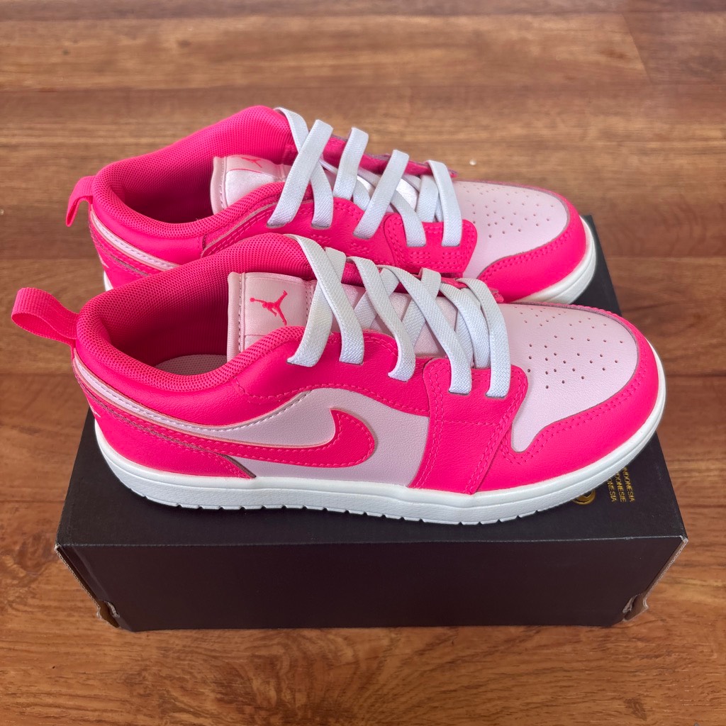 Nike Jordan 1 Low ALT size 2.5 UK kids new