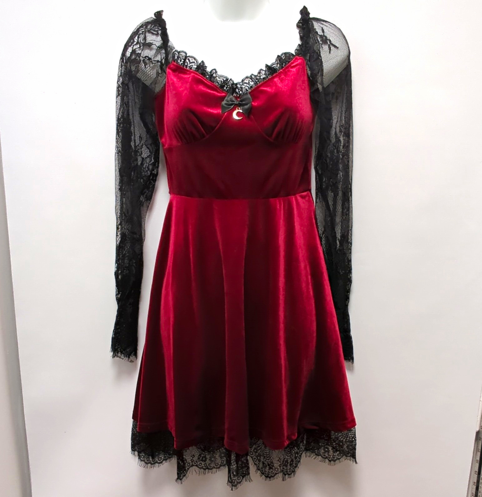 Womens Gothic Punk Red Velvet Fit & Flare Short Dress Lace Sleeve V-Neck Size M