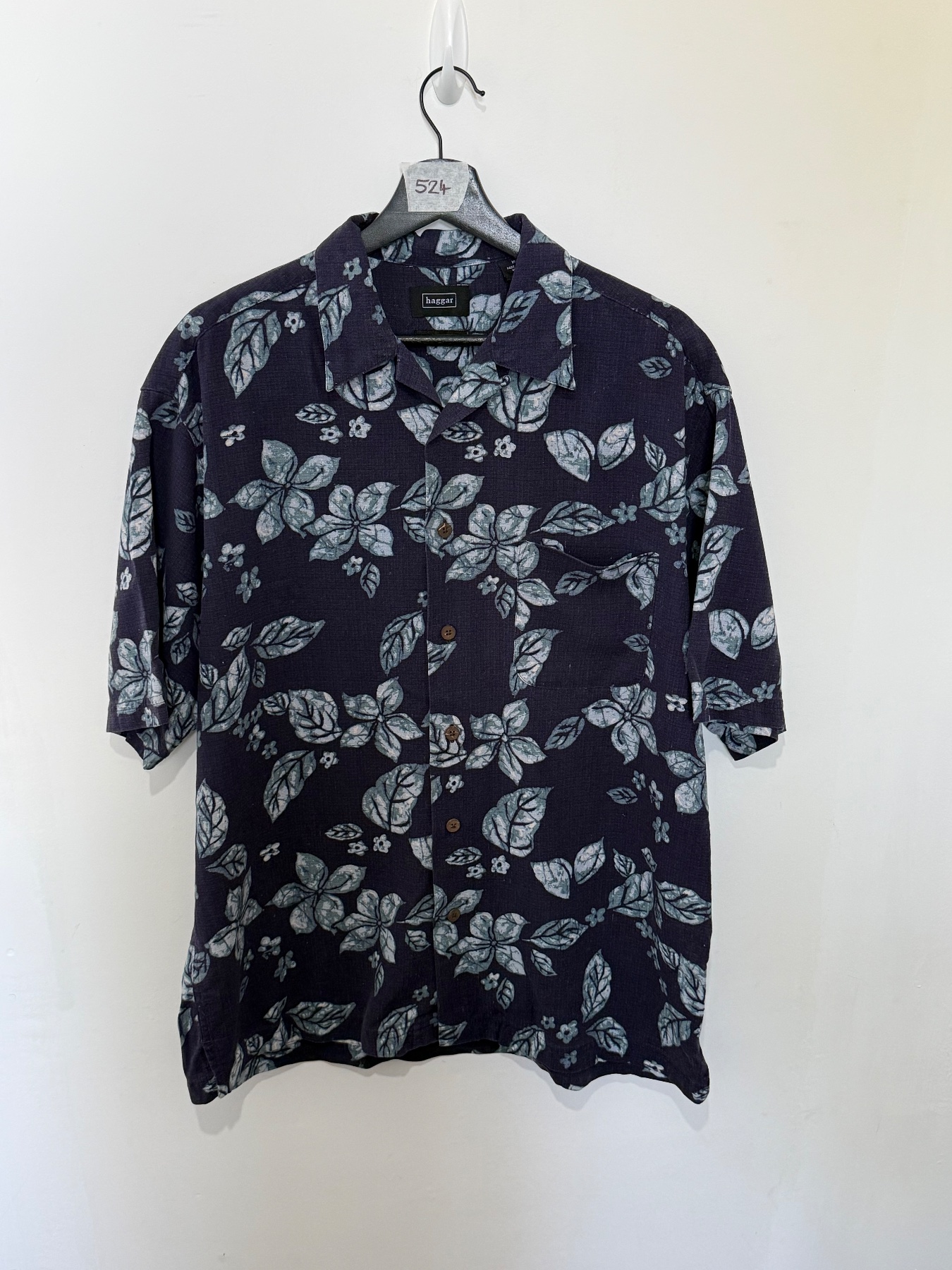 Haggar Mens 100% Silk Hawaiian Shirt Medium M Navy Blue Floral Short Sleeve Top