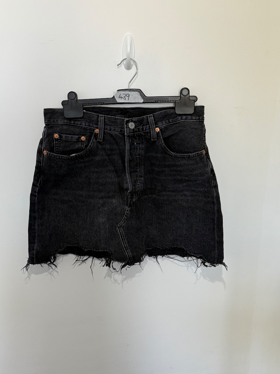 Levi's Premium Women's Washed Black Denim Mini Skirt Raw Hem Distressed