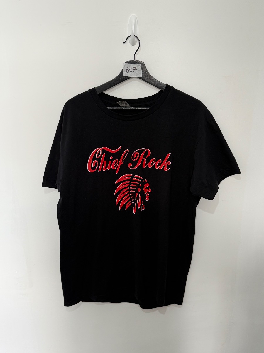 Gildan Mens XL Black T Shirt Chief Rock Red Graphic Print Short Sleeve Cotton