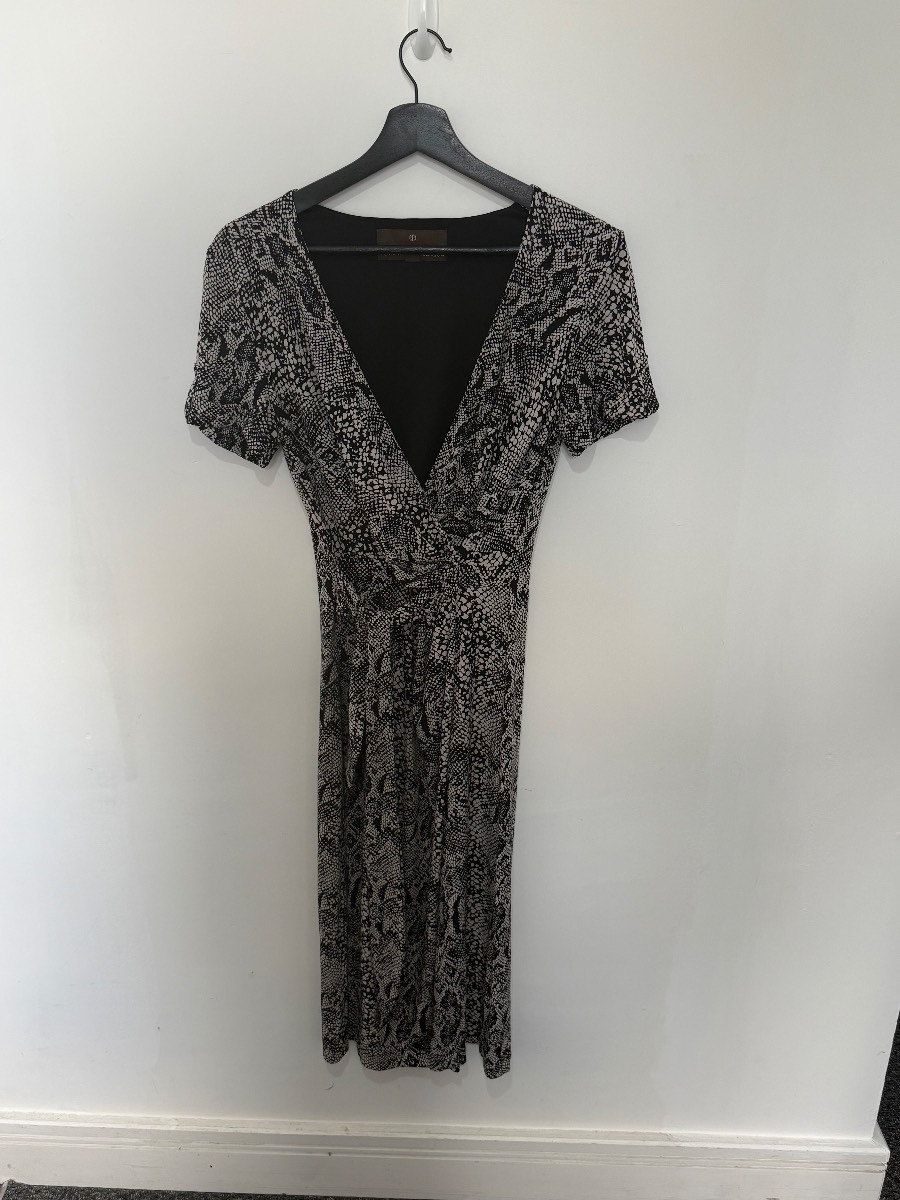 Fenn Wright Manson Snakeskin Dress Sz 8 Black White Animal Print Wrap V-Neck