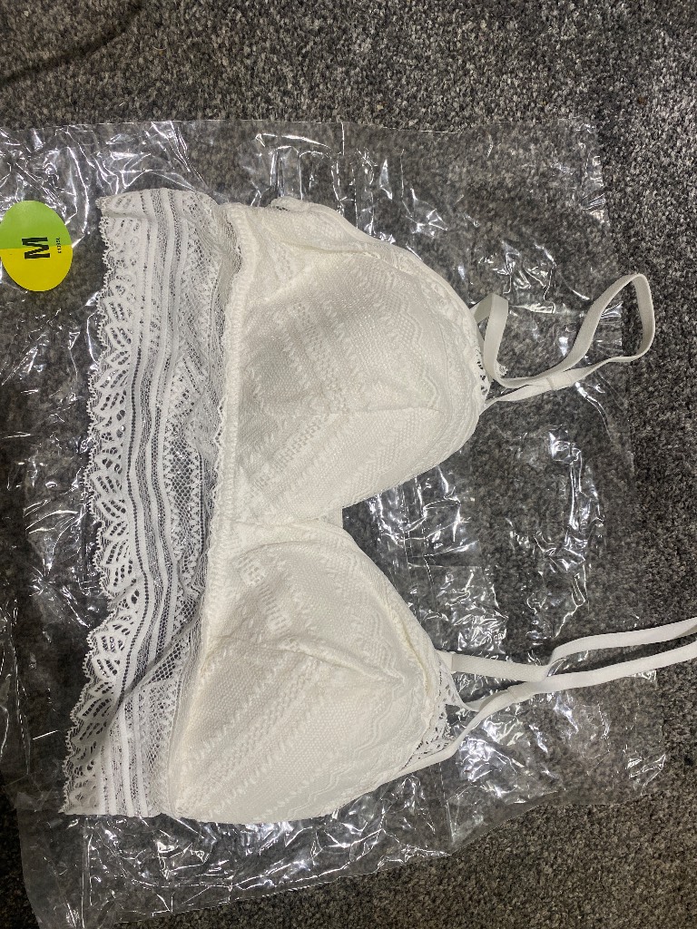 BNWT lace bra medium