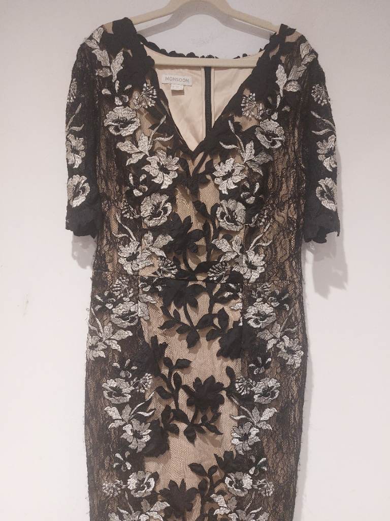 Monsoon lacey dress size 12 lovely condition