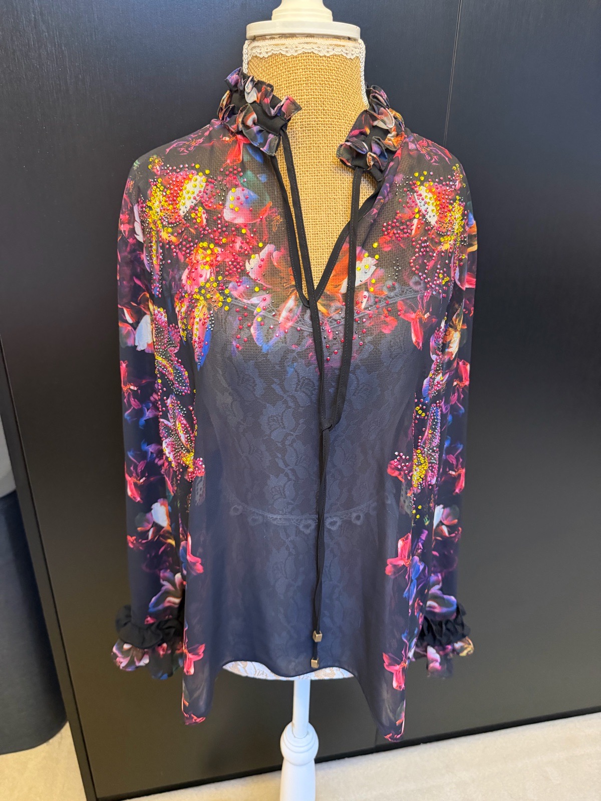 Genese Blouse Crystal details