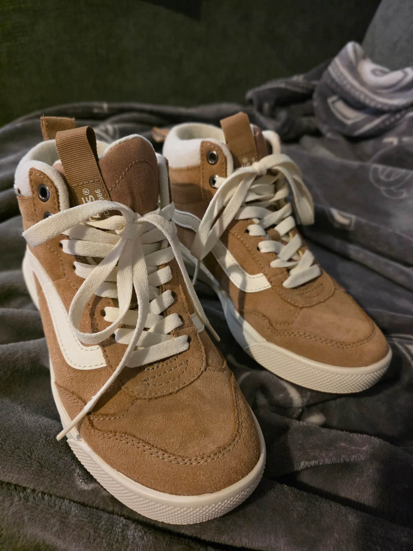 Vans Hi Top Tan Trainers