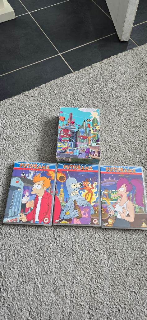 Futurama Volume 1 , 2 , 3 Dvd box set Good condition