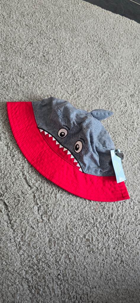 KIds shark Bucket hat brand new 6-8 Years