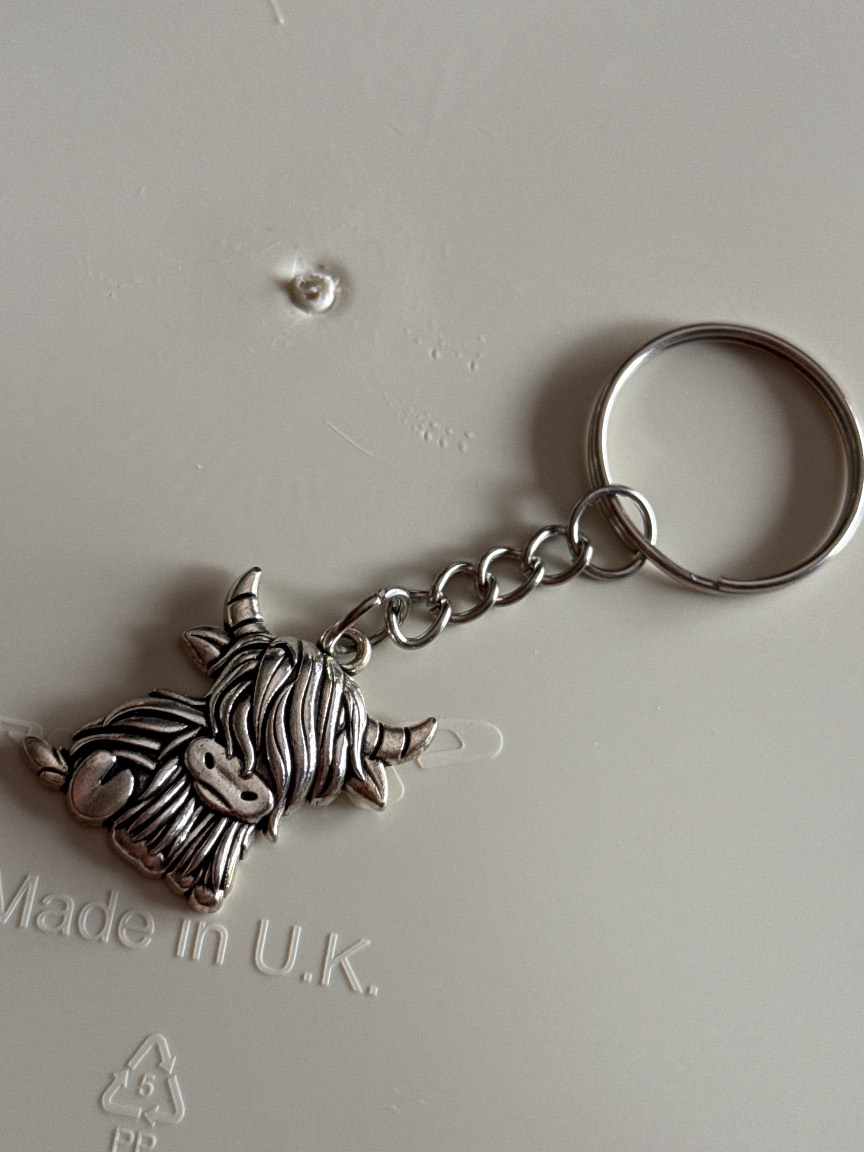 Highland cow keyring