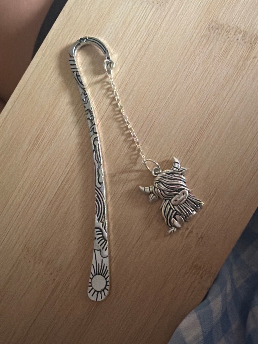 Large Highland cow bookmark