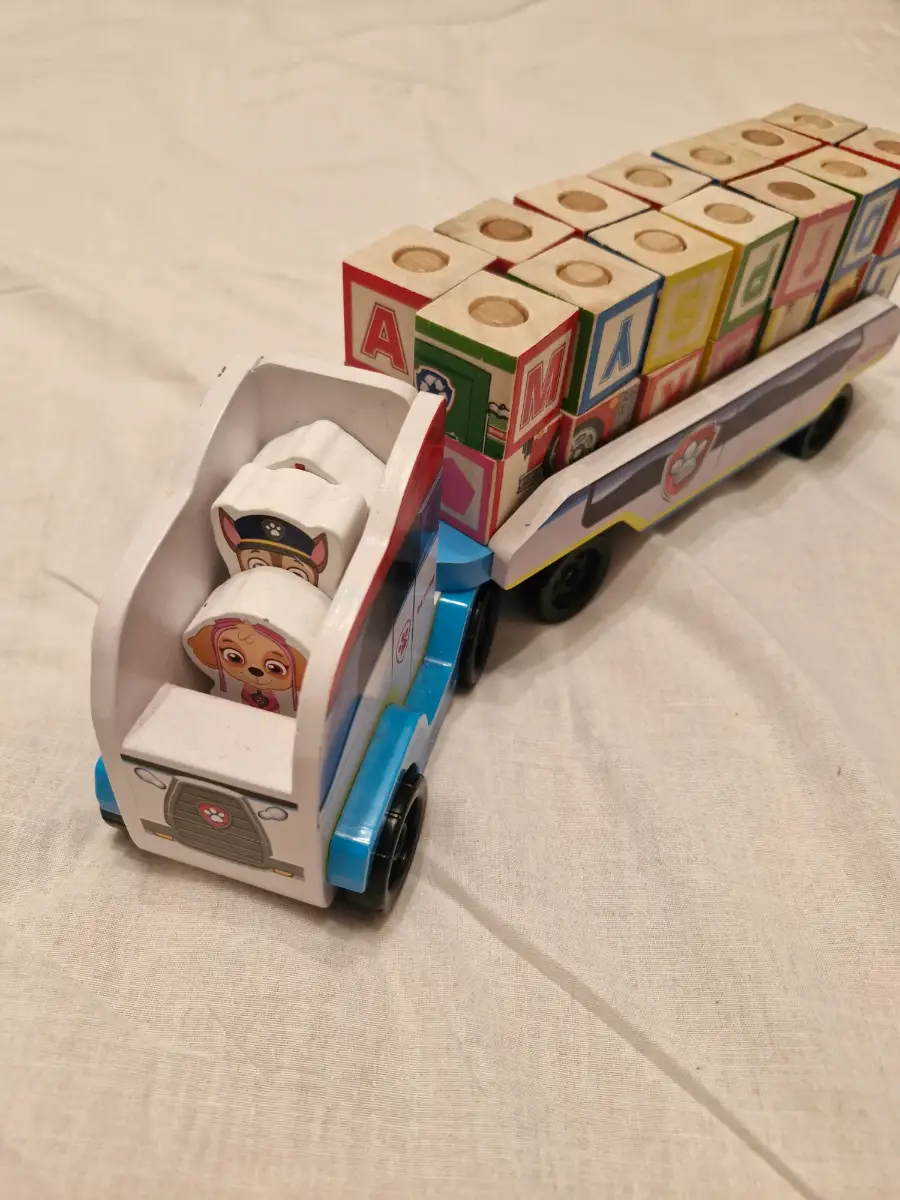 Melissa and doug paw patrol vehicle and building blocks
