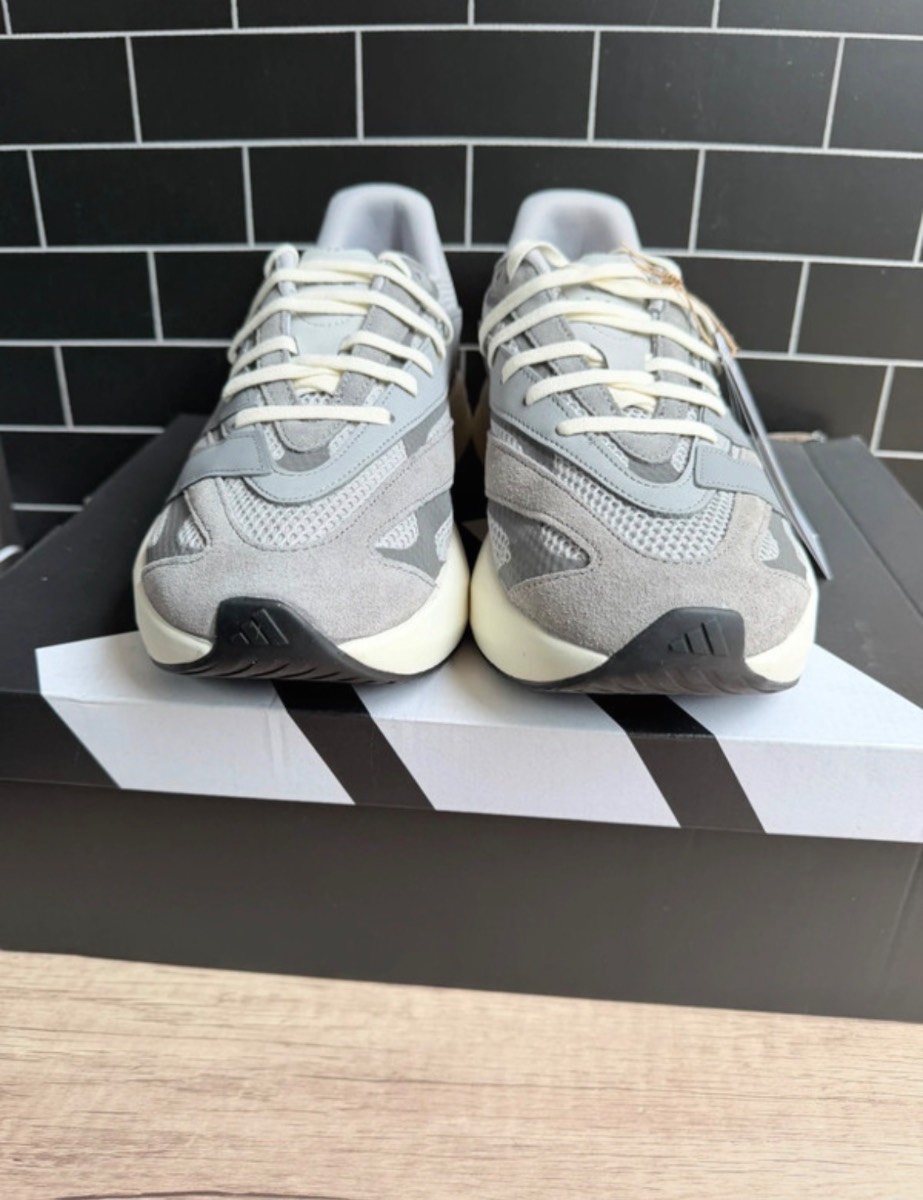 Adidas Lightblaze Men’s Trainers – Brand New in Box