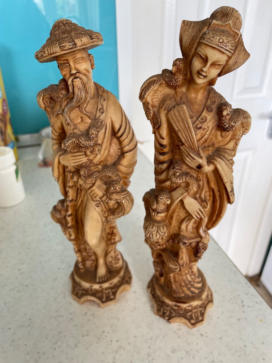 Two oriental figurines