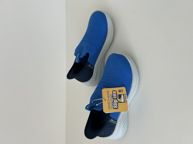 Kids Skecher Slip in UK (UK size 7)