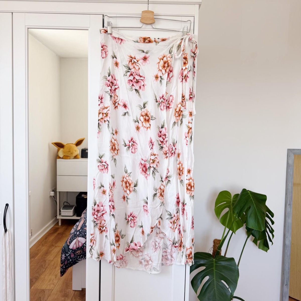 New Look White Floral Wrap Asymmetric Maxi Skirt