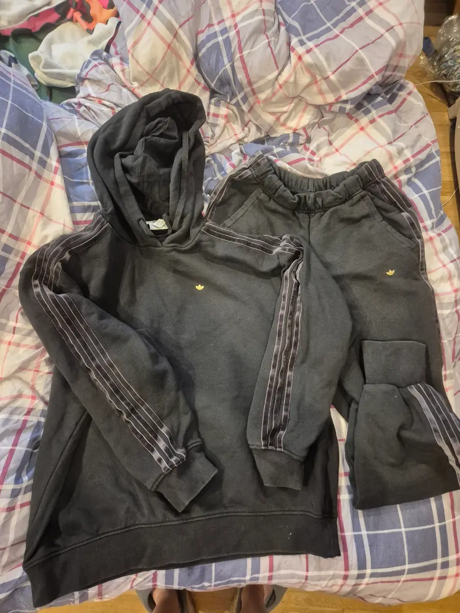 Womens originals black velour strip tracksuit