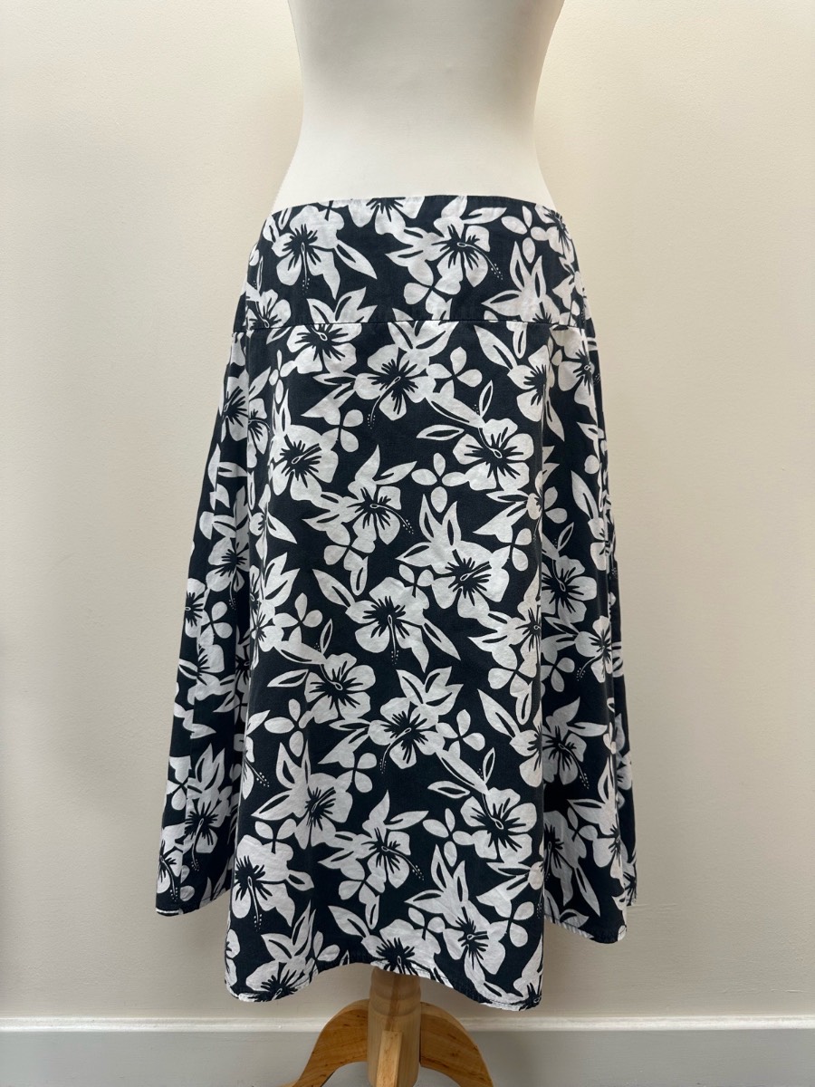 Y2K Bay Black White Hibiscus Flower Midi Skirt Size 14