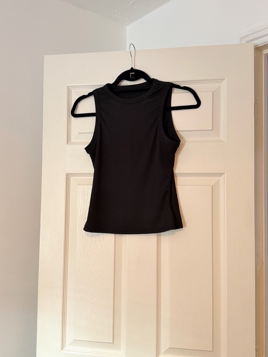 SHEIN Ribbed Sleeveless Top – Size S