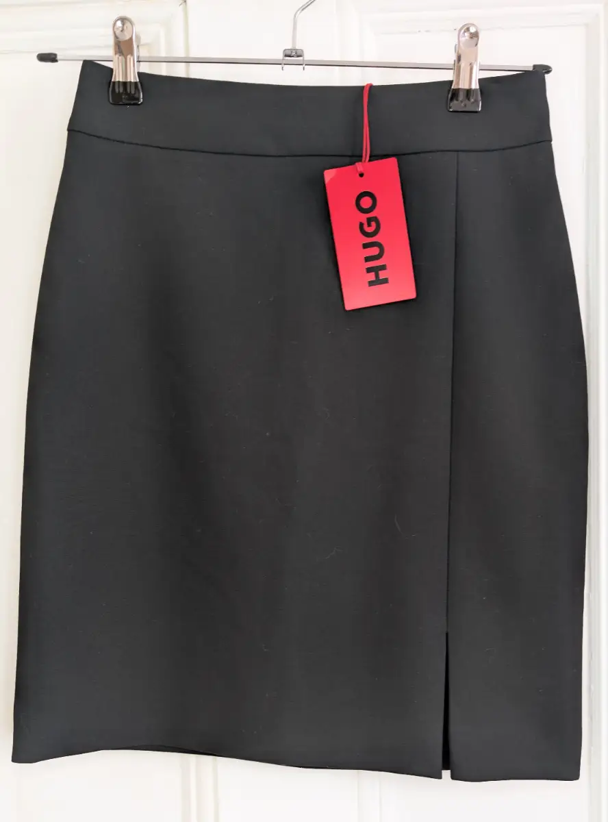 Women's Hugo Boss Rovani Mini Skirt in Black Size 4